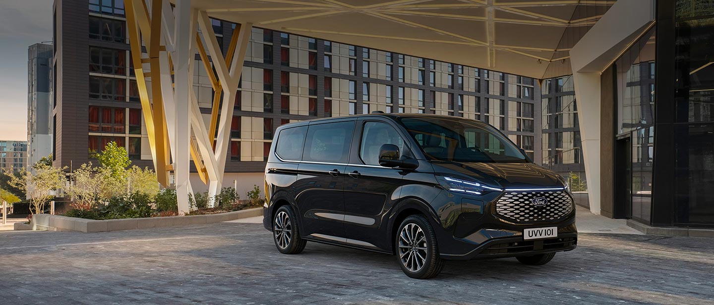 Nuovo Tourneo Custom 1440 616